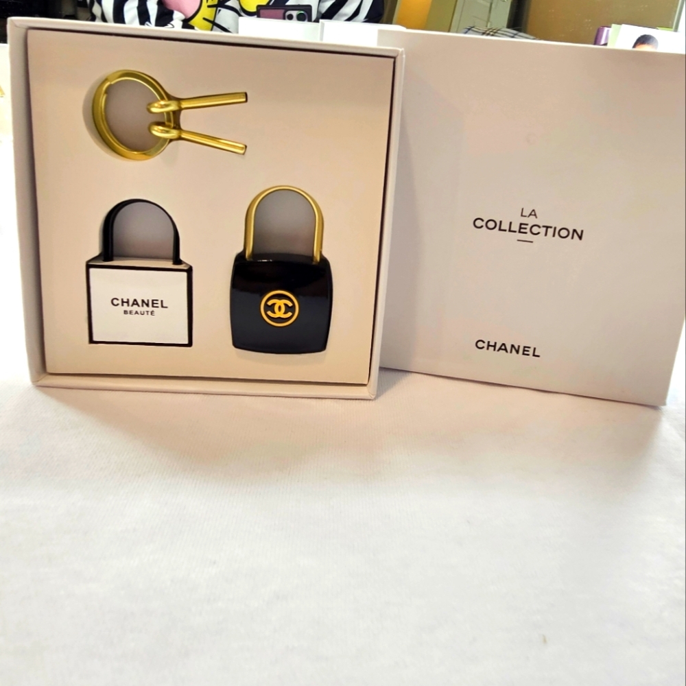 Chanel La Collection 2024 Padlock Key Holder Kadena Novelty Black White …